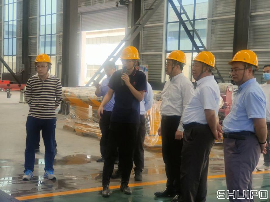 山東省科學(xué)院激光研究所所長賈中青、山東省機(jī)械設(shè)計研究院院長林江海帶領(lǐng)激光、高端裝備領(lǐng)域?qū)＜乙恍?人到水泊焊割實地調(diào)研2